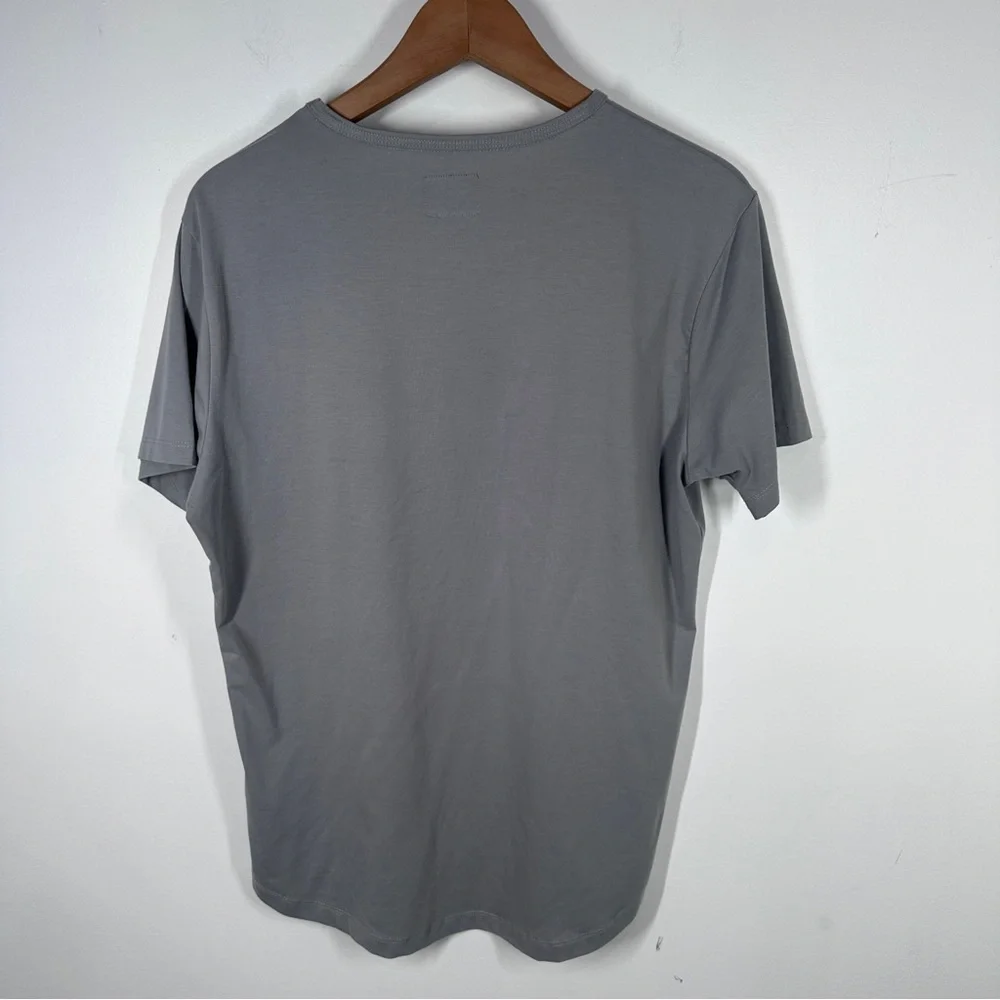 CUTS Clothing Crew Curve-Hem Tee Shirt Size Medium Grey